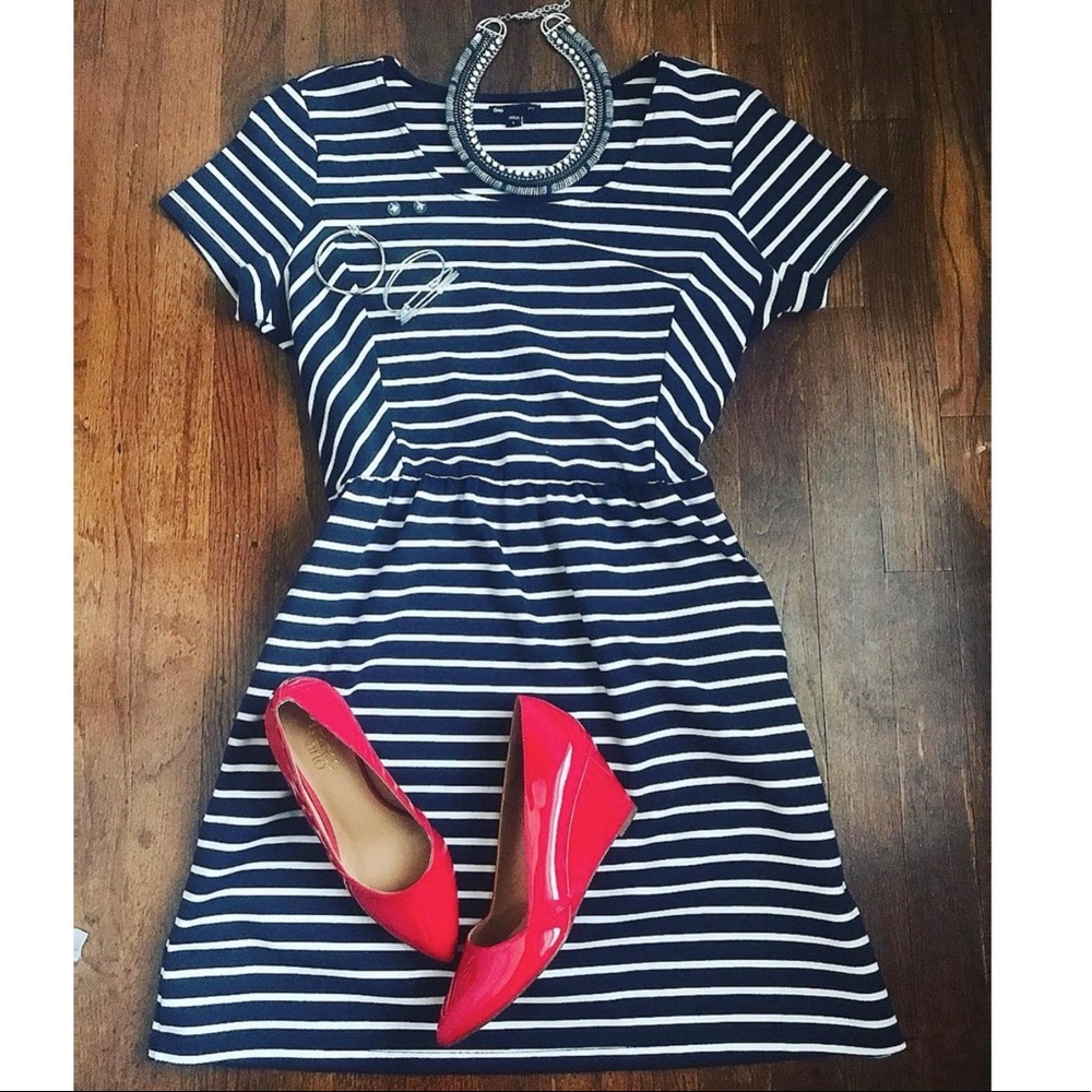 EUC Gap Striped Summer Dress! Has pockets!